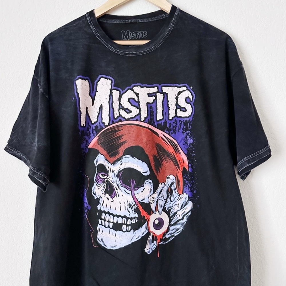 NWOT Misfits Graphic Band Tee - Picture 5 of 7